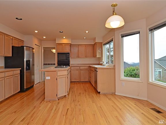 5th image of 8405 127th Pl SE