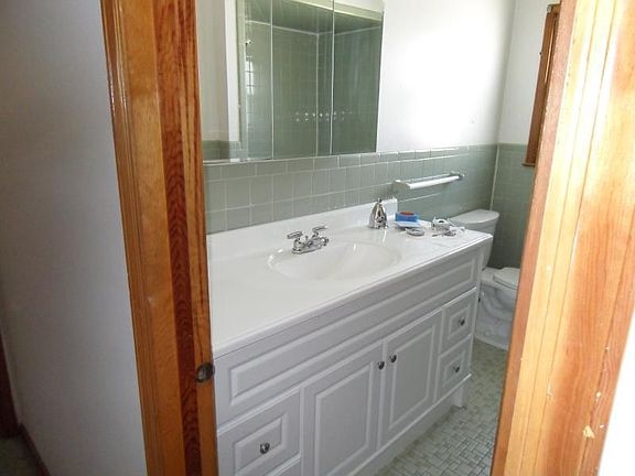 5th image of 81 Gless Ave