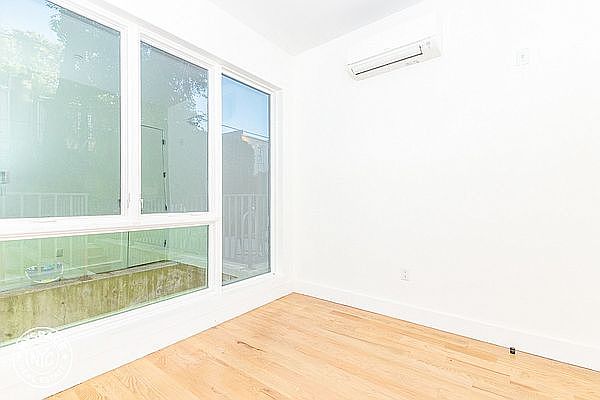 1st image of 1534 Putnam Ave #3C