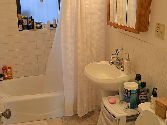 4th image of 17 Cummings Rd #1F