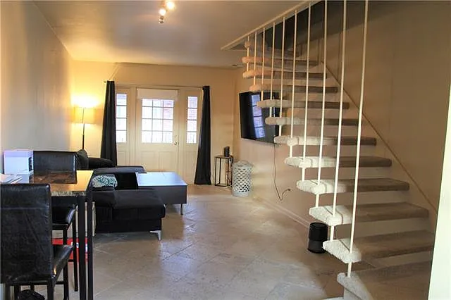 2 bed, 1.0 bath, 657 sqft, $1,550 — Photo 4