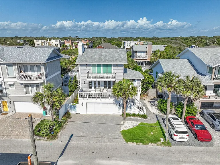 1766 Beach Ave — Photo 61