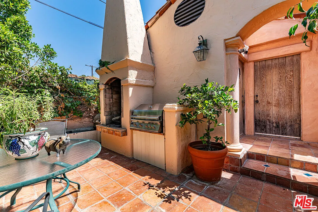 1 bed, 1.0 bath, $3,900 — Photo 3