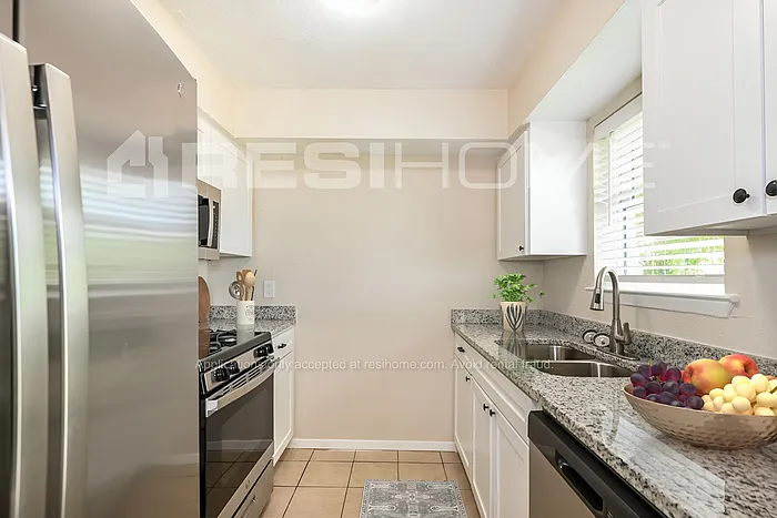 6436 Moonhill Dr — Photo 3