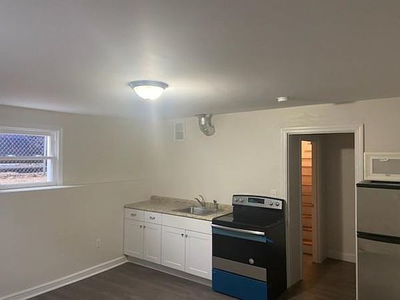3rd image of 16 Sachem Ave #B