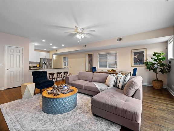 5th image of 2305 W Chicago Ave APT 1