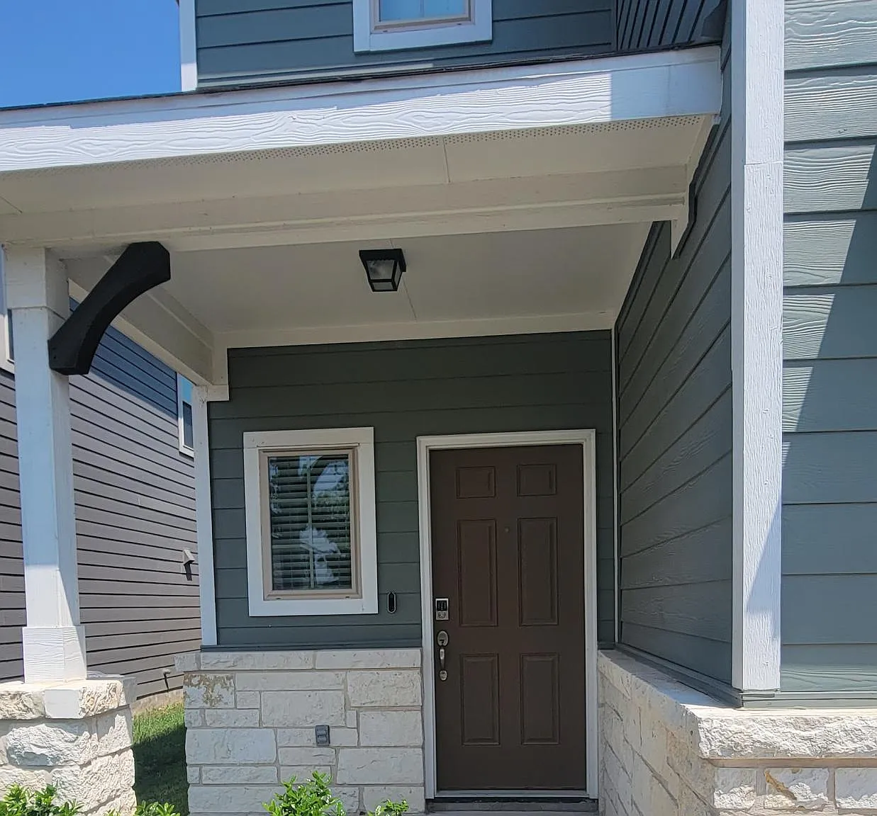 7823 Abbey Pl — Photo 2