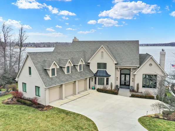 9158 Admirals Pointe Ct, Indianapolis, IN 46236
