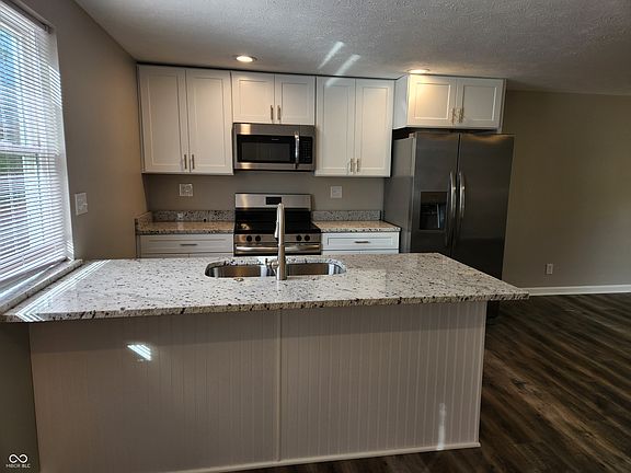 3rd image of 1491 E County Road 500 N