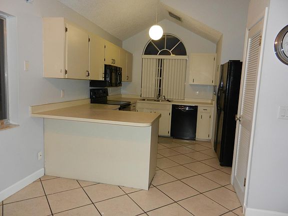 3rd image of 1648 Meadowgold Ct