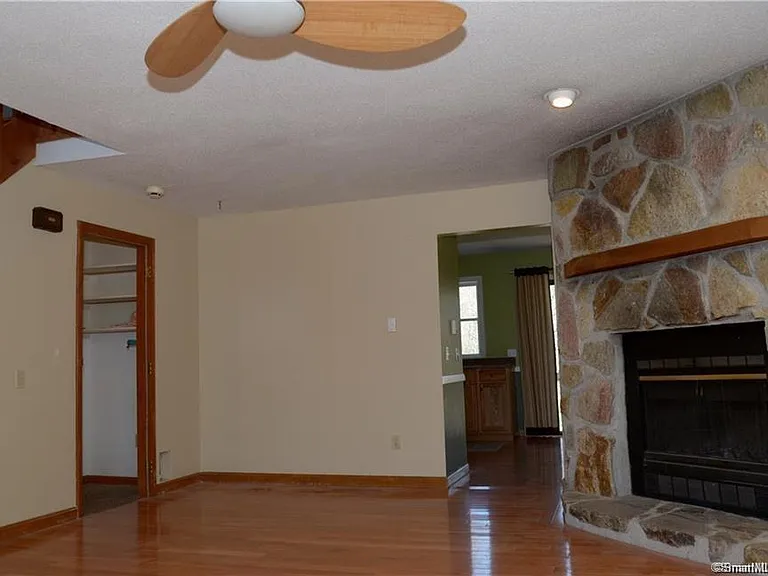223 Flanders Rd #8 — Photo 5