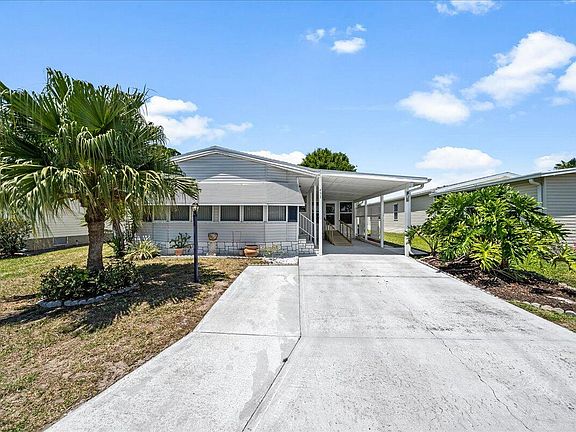 3rd image of 453 Papaya Cir