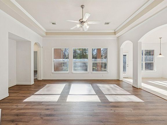 4th image of 9019 Miller Rd