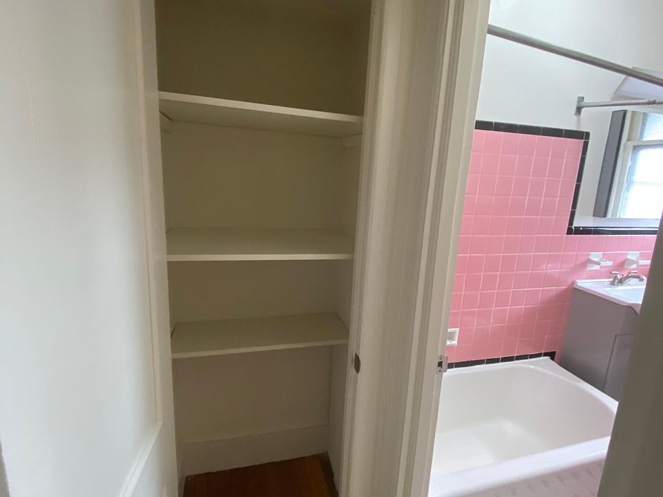 1st image of 600 N 16th St APT I