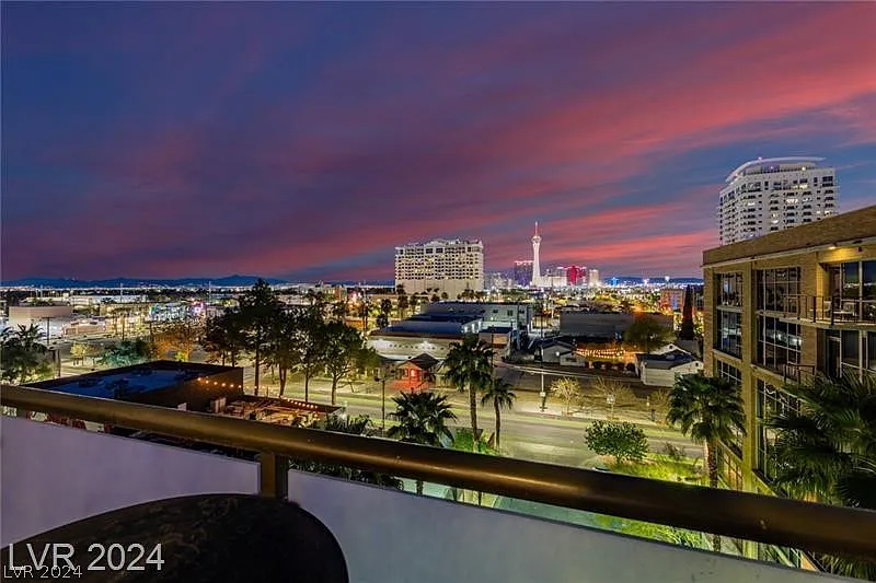 1 bed, 1.0 bath, 884 sqft, $3,000 — Photo 2