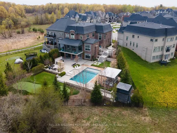 61 Ria Ct, King, ON L7B 0N5