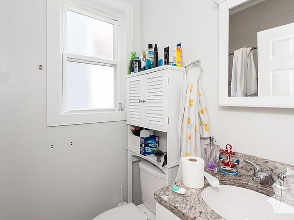 2nd image of 3121 N Southport Ave #1727