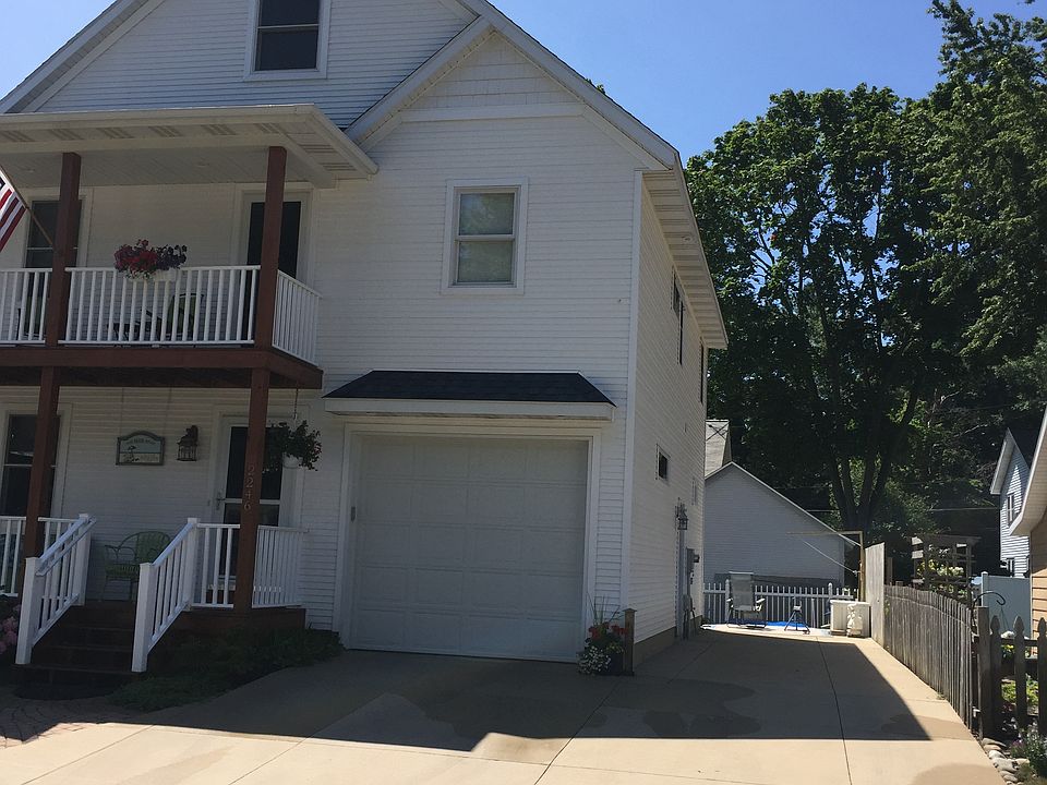 2nd image of 2246 1st Ave