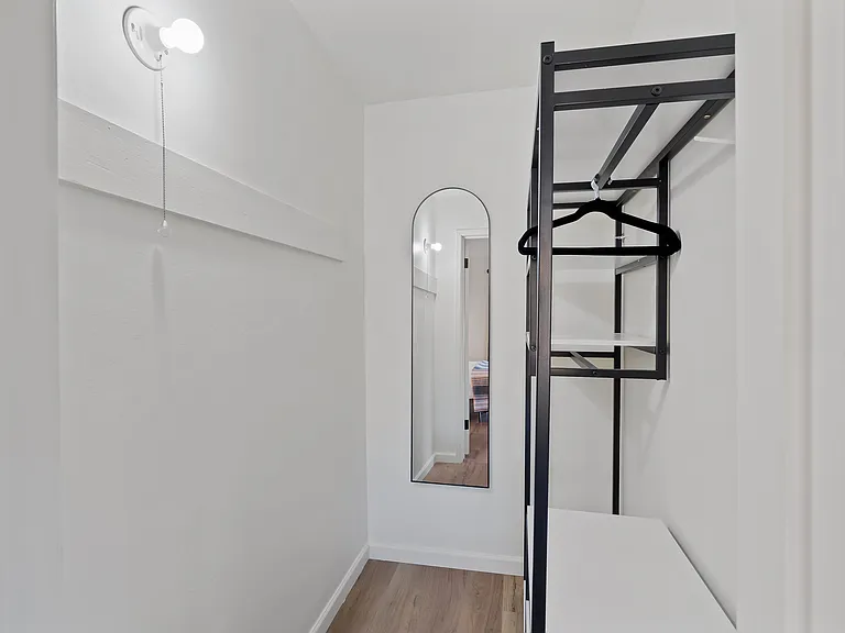 2419 E 4th St — Photo 22