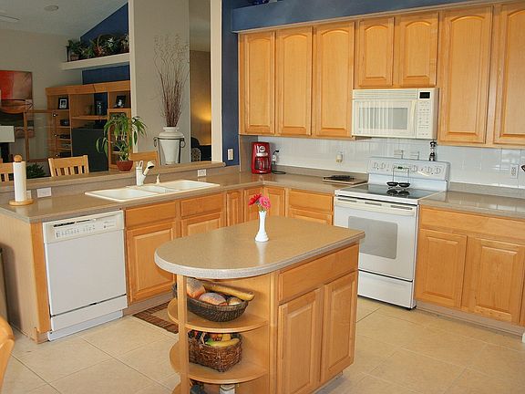 4th image of 2730 Treymore Dr