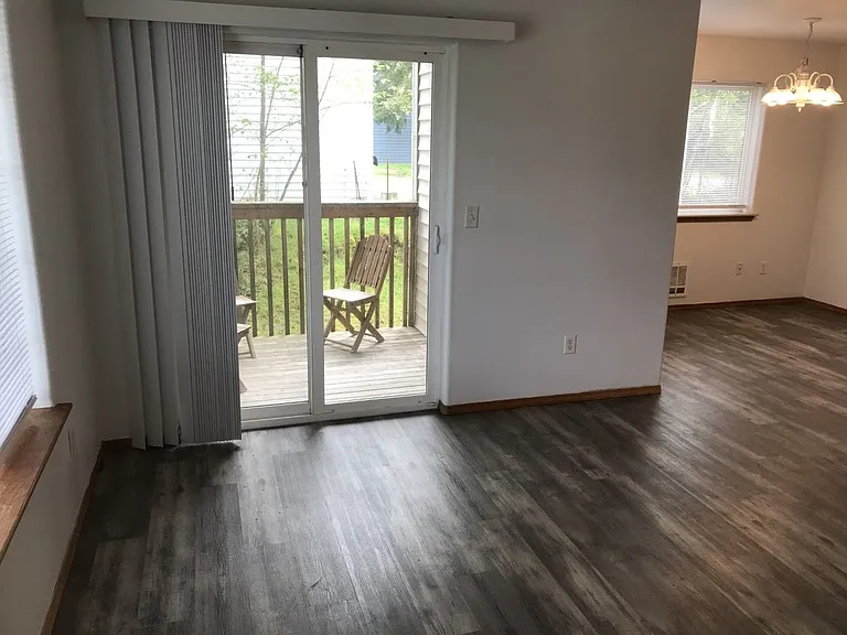667 Sunset Ave NE #1 — Photo 3