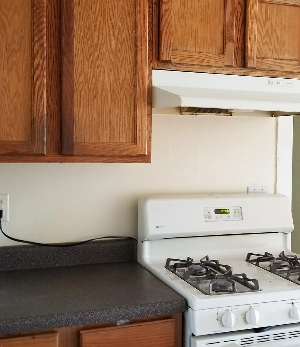 2 bed, 584 sqft, $1,300 — Photo 2