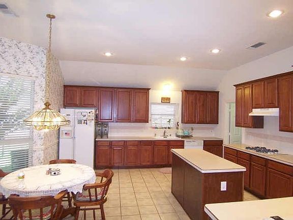 2nd image of 2303 Welch Pl