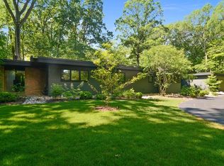 2925 Arrowwood Trl, Riverwoods, IL 60015