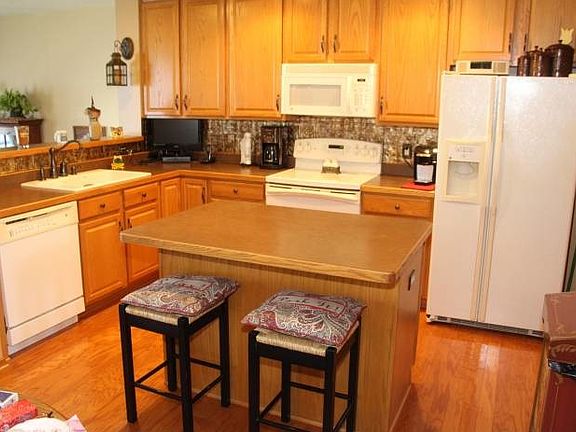 Kitchen (half of it)