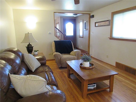 4th image of 119 Eastern Dr