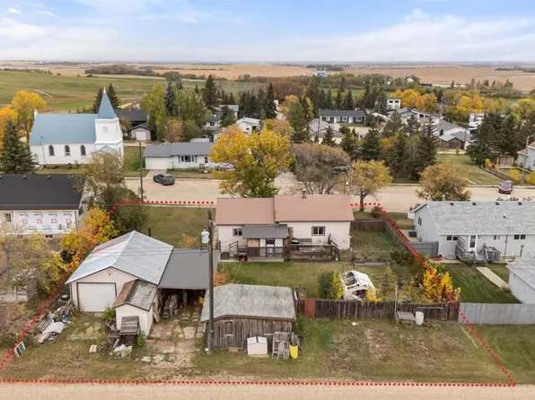 180 N 1st St S, Edberg, AB T0B 1J0
