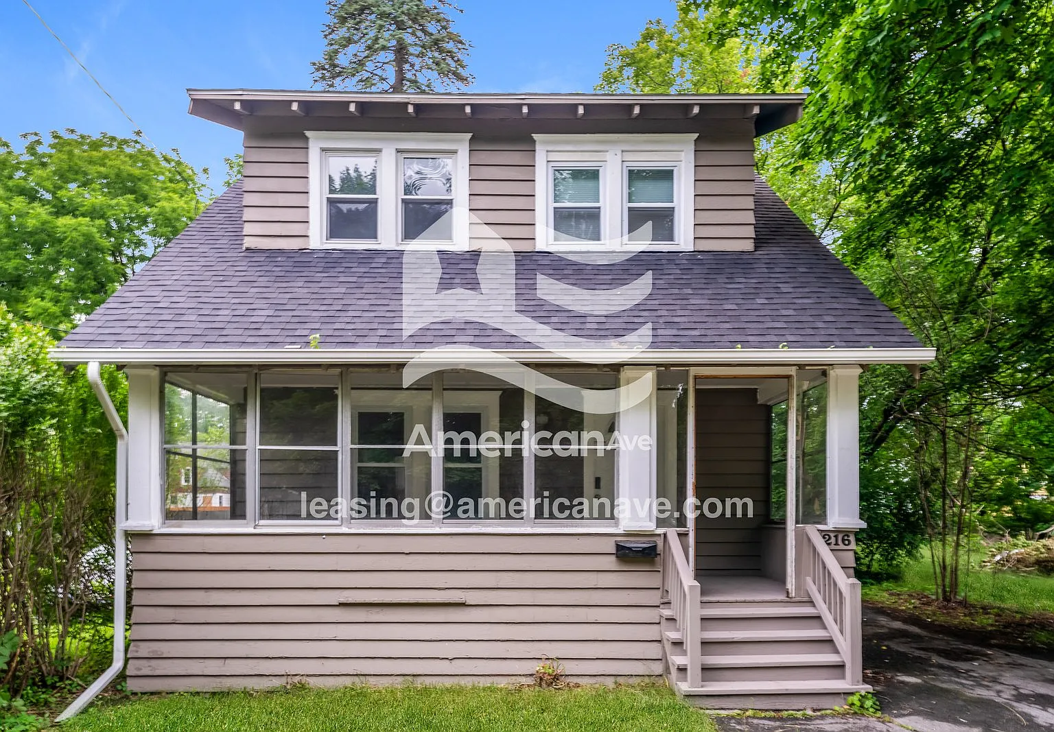 3 bed, 1.0 bath, 1104 sqft, $1,625 — Photo 1
