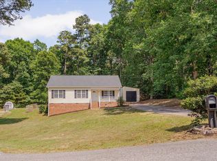 416 Creekbluffs Dr, Fuquay Varina, NC 27526