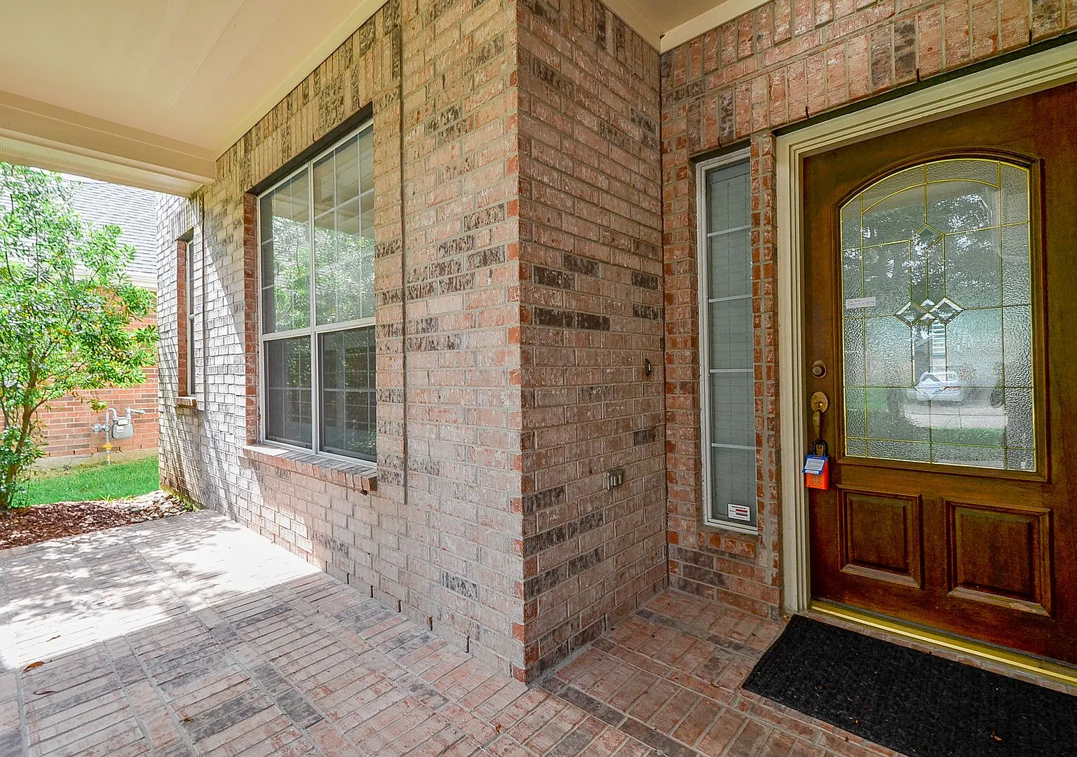 Ready Now-Tons of recent upgrades including laminate flooring — Photo 2