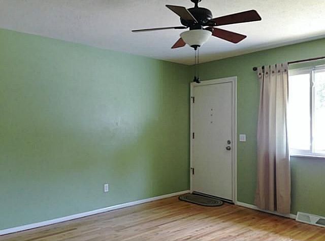2nd image of 5924 Comet Ave