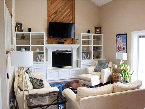 4th image of 3913 Topaz Ln