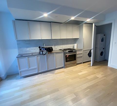 4th image of 111 Montgomery St #6CC