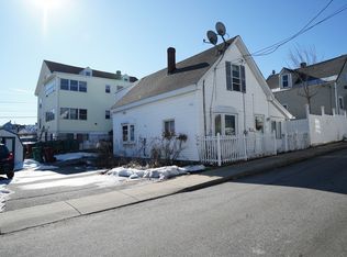 31 Floyd St, Lowell, MA 01852