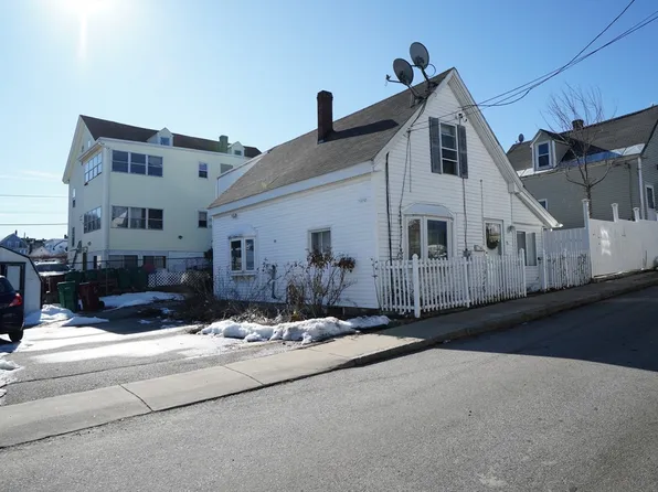 31 Floyd St, Lowell, MA 01852