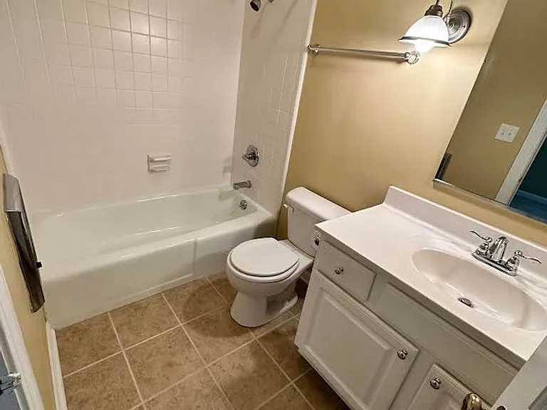 305 Hanover Arms Ct — Photo 5