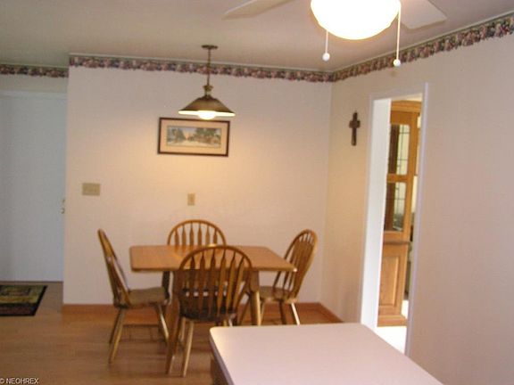 4th image of 99 Leaview Ln