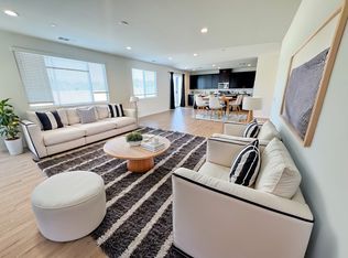 993 Peach Grv, Riverside, CA 92501