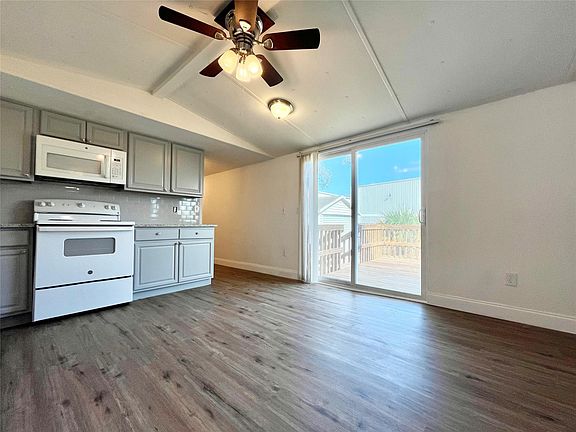 3rd image of 1065 Riverview Drive