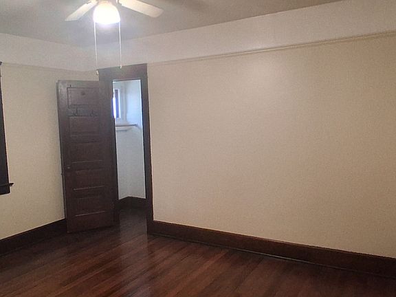 5th image of 121 S Oak Ave