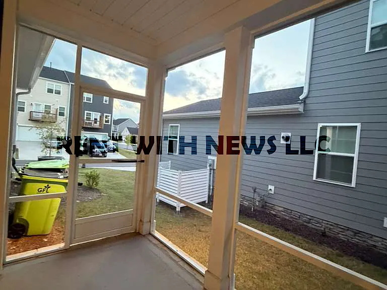 704 Longleaf Grove Ln — Photo 22