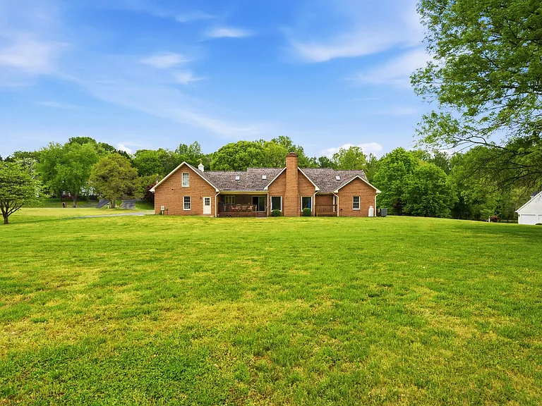 1126 Somerset Ln — Photo 59