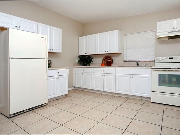 5th image of 2304 W Powhatan Ave