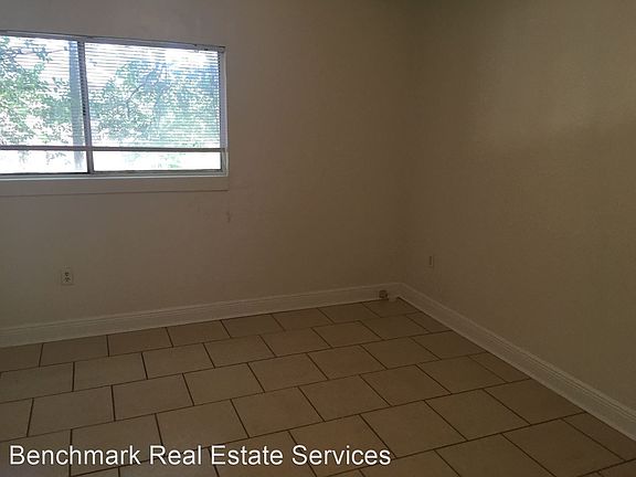 5th image of 420 E Park Ave #5