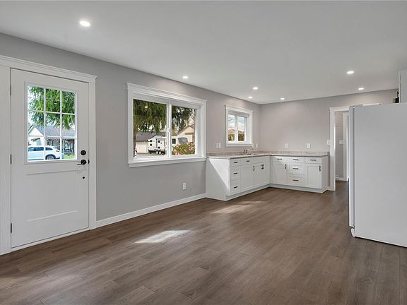 2nd image of 277 Carolyn Rd
