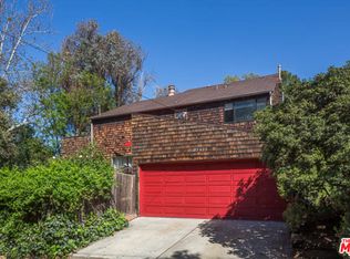 25627 Huckleberry Dr, Calabasas, CA 91302